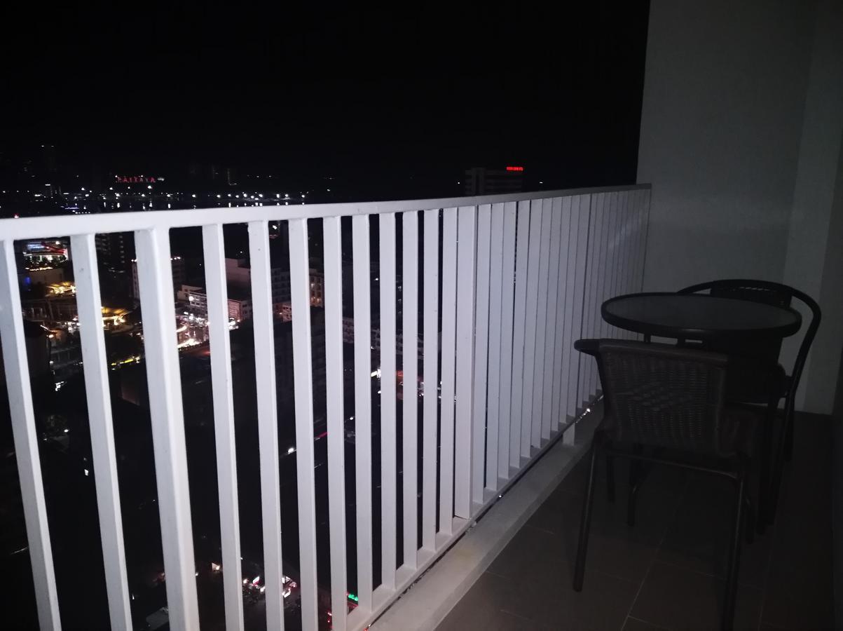Aparthotel The​ Base​ ​Pattaya​ By Ammy Exterior foto