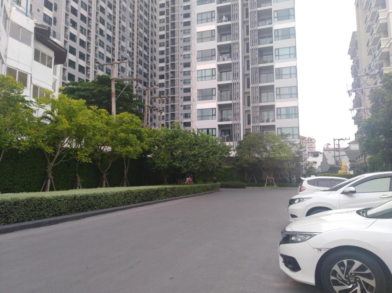 Aparthotel The​ Base​ ​Pattaya​ By Ammy Exterior foto
